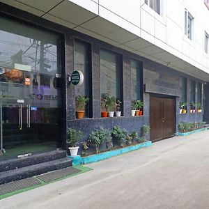 Smart Plaza Hotel-At Airport